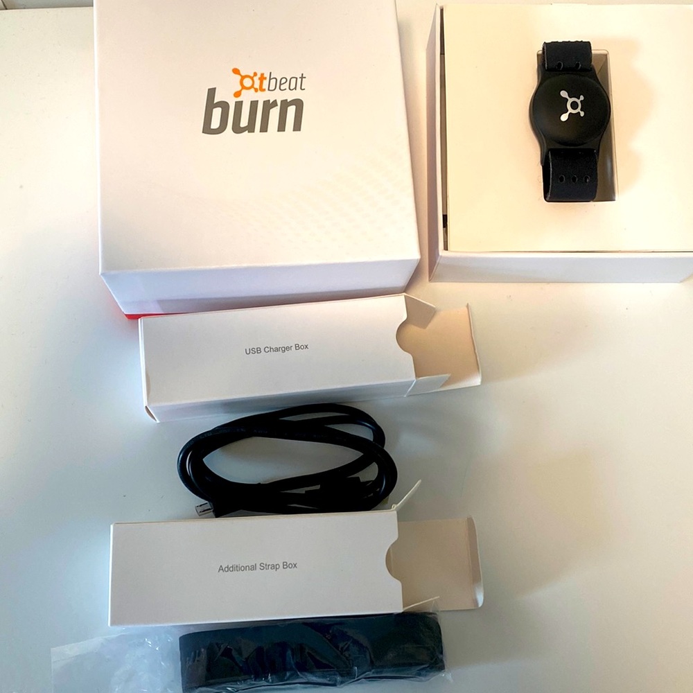 Orange Theory OT Beat Burn Heart Rate Monitor Band w/ Extra Band & Charger